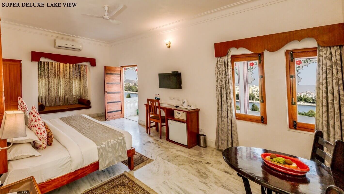 budget hotels in udaipur with lake view