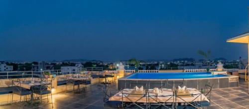 book-bouquet-hotel-in-udaipur-12