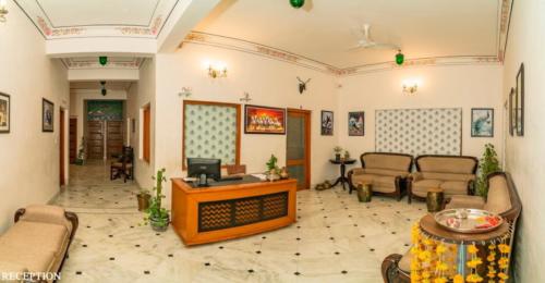 book-bouquet-hotel-in-udaipur-15