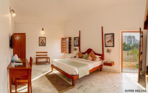 book super deluxe room in udaipur (3)