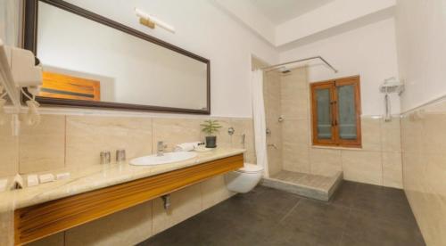 book-super-deluxe-room-in-udaipur